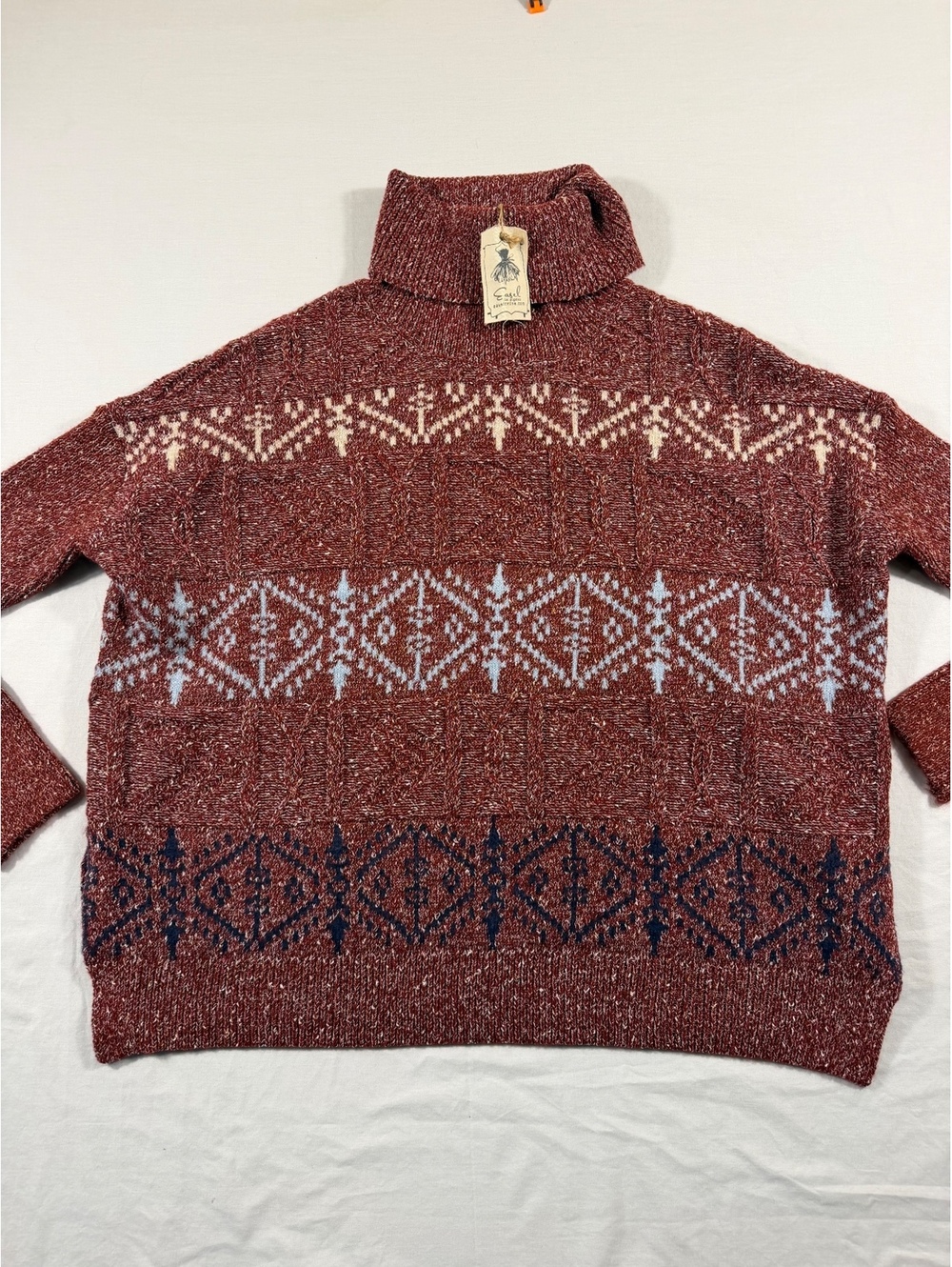 Easel Los Angeles Women's Burgundy Patterned Turtleneck Sweater Size S